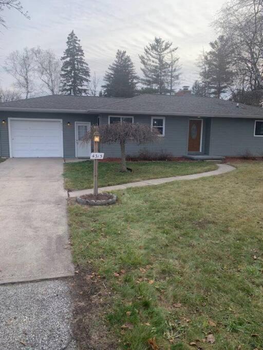 Villa Cute House In Quiet Neighborhood Saginaw Esterno foto